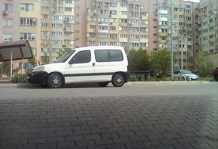 Продам Peugeot Partner пасс. Пошук... 2004 года в Одессе