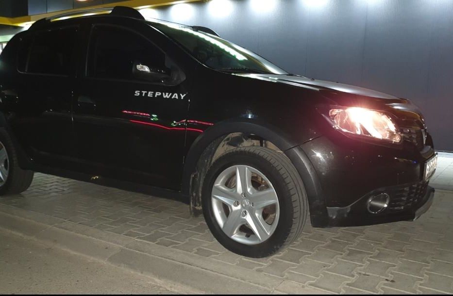 Продам Renault Sandero StepWay 2013 года в г. Дрогобыч, Львовская область