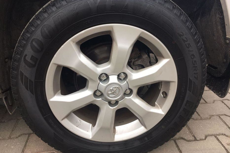 Продам Toyota Rav 4 2011 года в Одессе