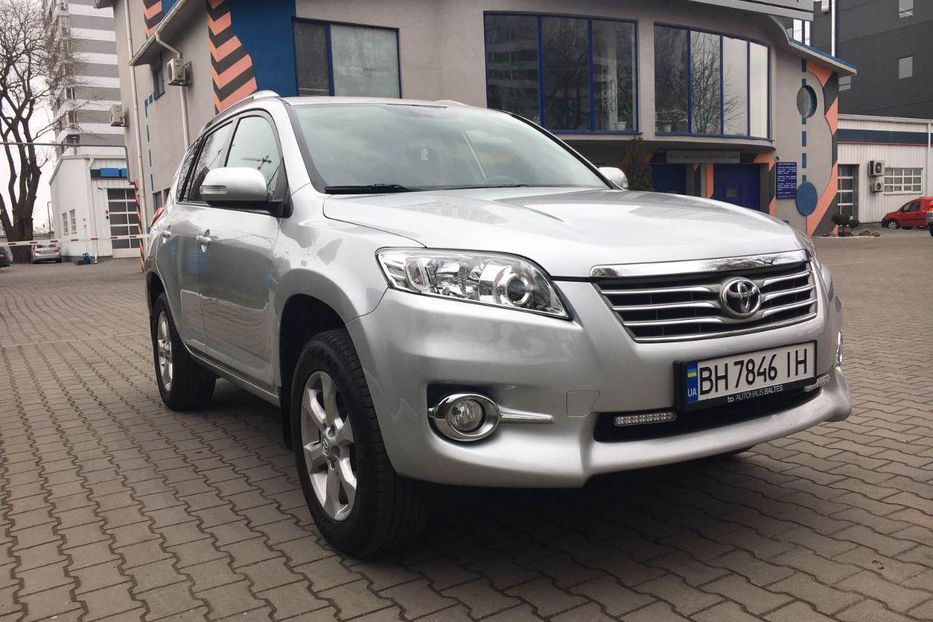 Продам Toyota Rav 4 2011 года в Одессе