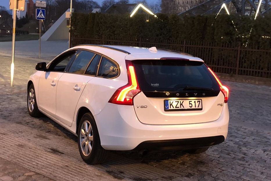 Продам Volvo V60 2012 года в Харькове