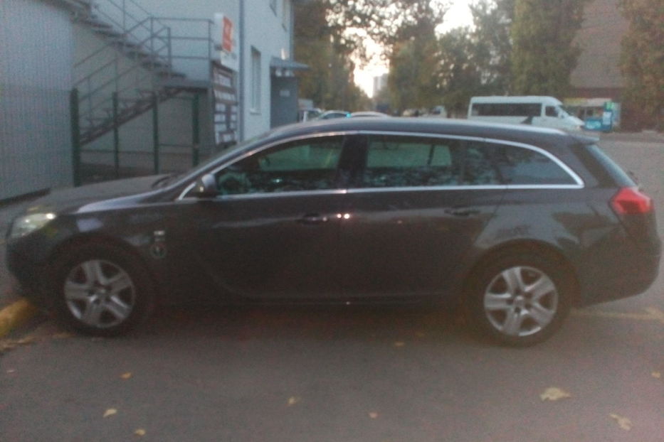 Продам Opel Insignia Sportstourer (самая полная)  2013 года в Николаеве