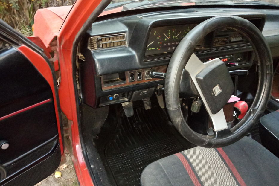 Продам Mazda 323 1985 года в Черкассах