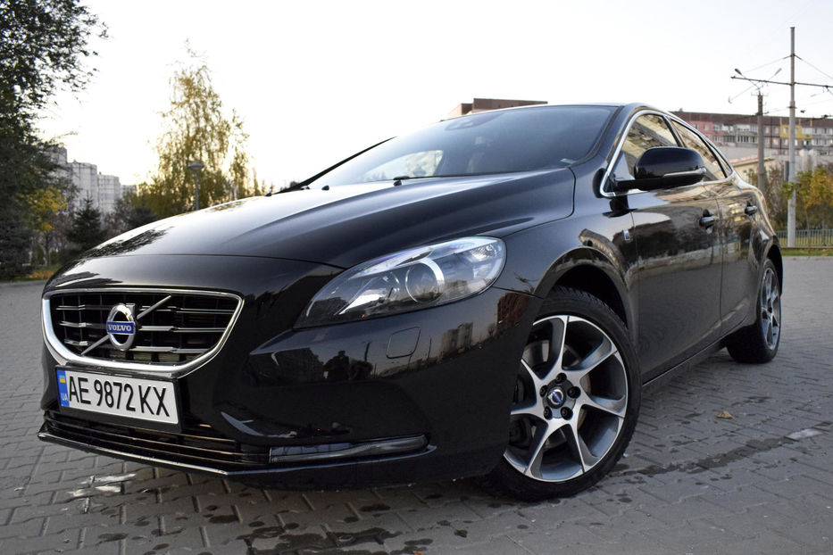 Продам Volvo V40 Ocean Race D4 BITURBO 2015 года в Днепре