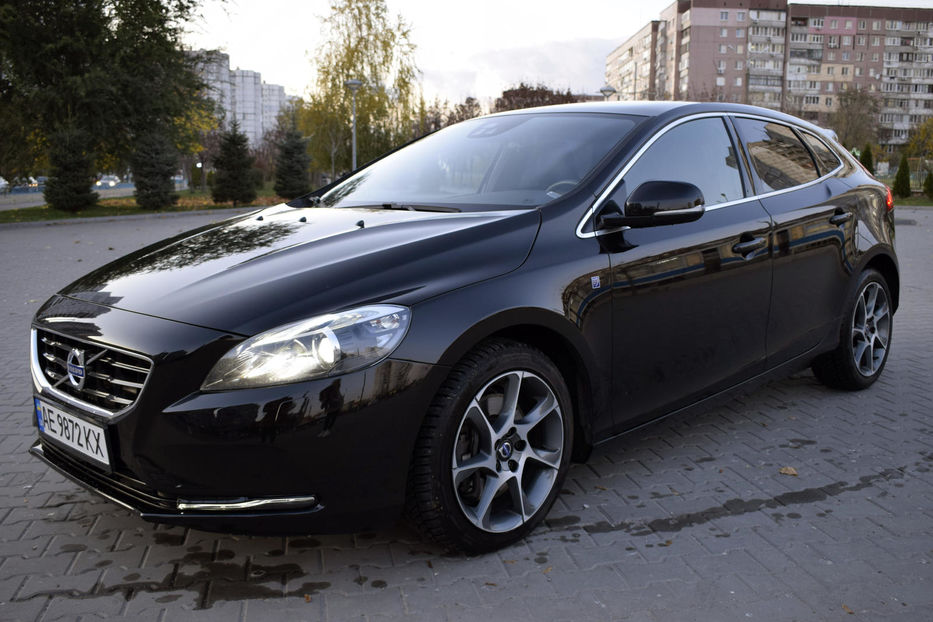 Продам Volvo V40 Ocean Race D4 BITURBO 2015 года в Днепре