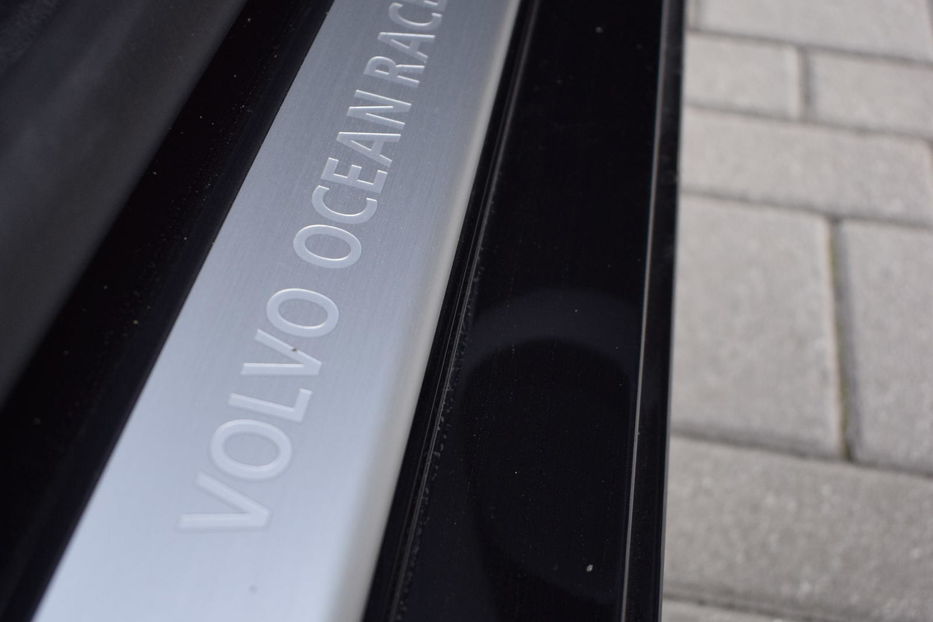 Продам Volvo V40 Ocean Race D4 BITURBO 2015 года в Днепре