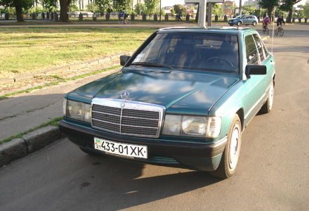 Продам Mercedes-Benz E-Class 190 1982 года в Харькове