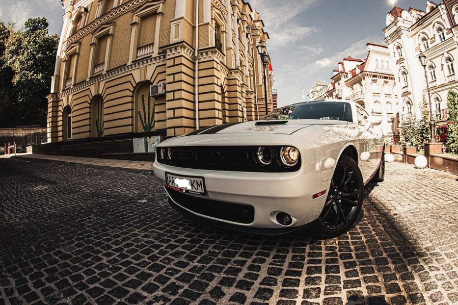 Продам Dodge Challenger 2016 года в Киеве