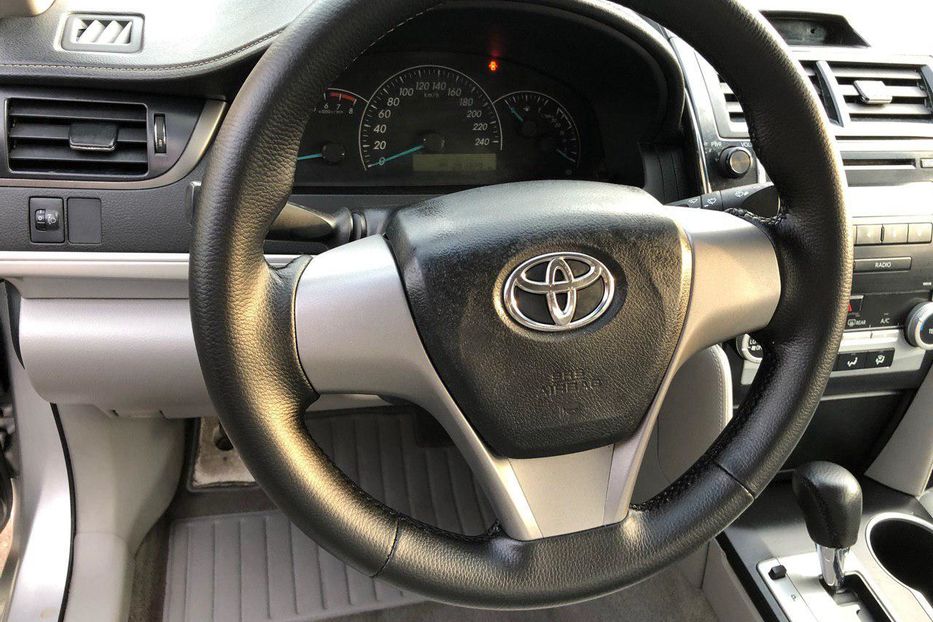 Продам Toyota Camry v-50 2013 года в Ровно