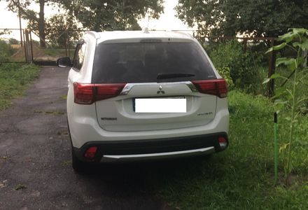 Продам Mitsubishi Outlander intense 2018 года в Киеве