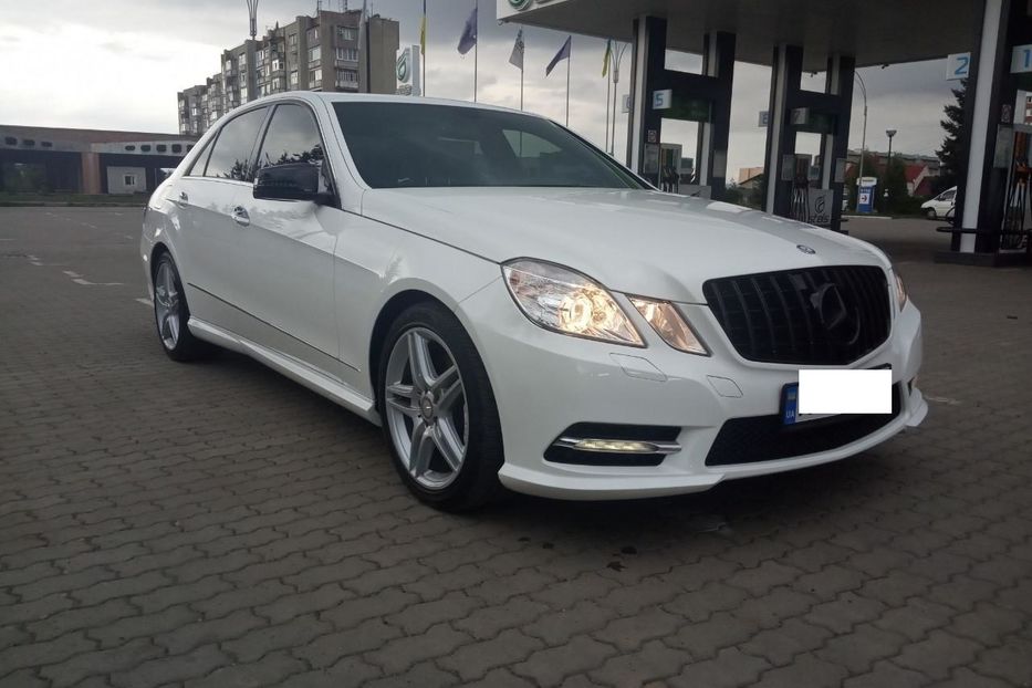 Продам Mercedes-Benz E-Class E 350 AMG пакет 2012 года в Черновцах