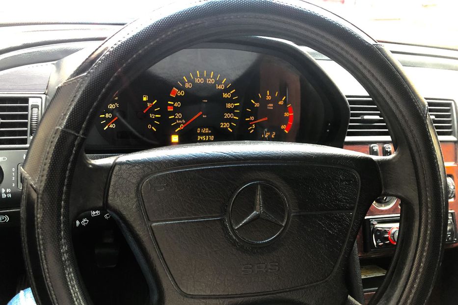 Продам Mercedes-Benz 220 1998 года в Ужгороде
