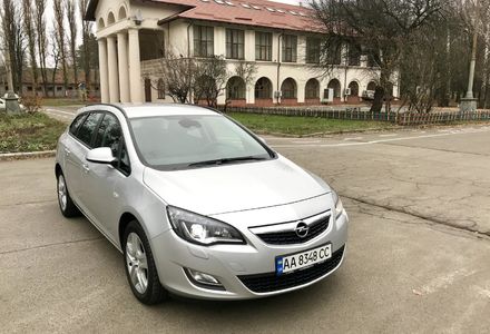 Продам Opel Astra J Sport Tourer 2011 года в Киеве