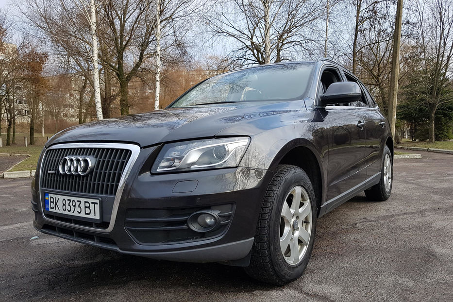 Продам Audi Q5 2.0 TDI S-Line Quattro 2010 -  2010 года в Ровно