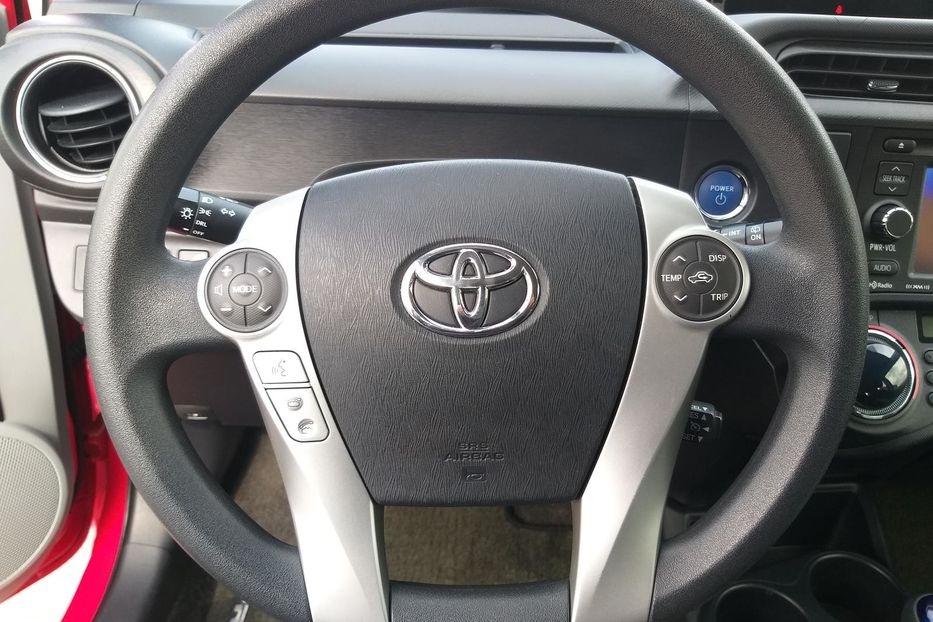 Продам Toyota Prius 2013 года в Харькове