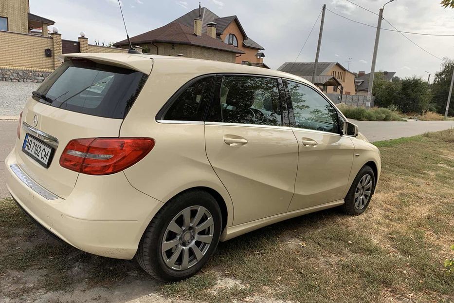 Продам Mercedes-Benz B 180 2012 года в Харькове