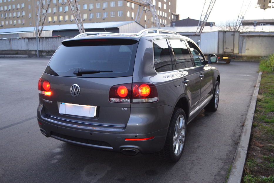 Volkswagen Touareg оранжевый