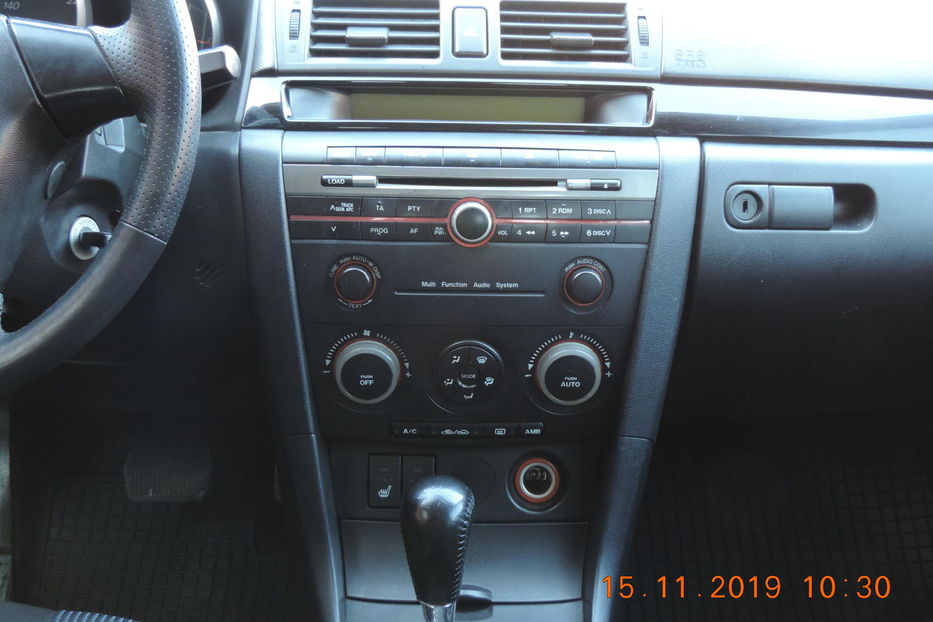 Продам Mazda 3 Седан 2004 года в Харькове