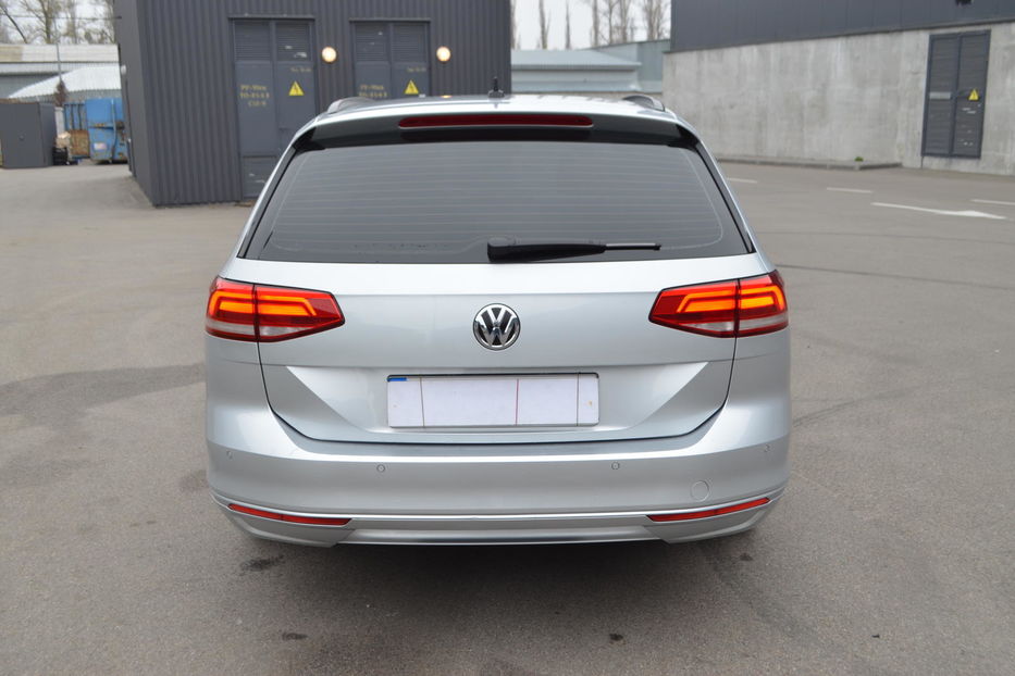 Продам Volkswagen Passat B8 2016 года в Киеве