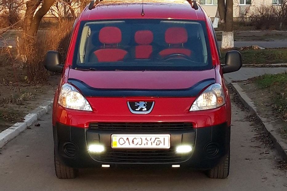 Продам Peugeot Partner пасс. 2010 года в Черкассах