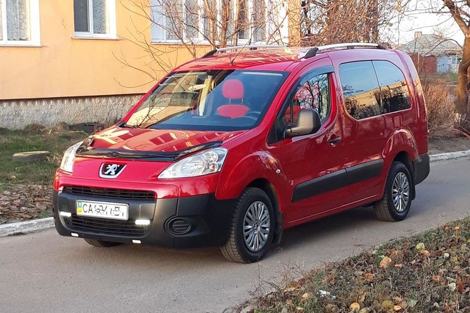 Продам Peugeot Partner пасс. 2010 года в Черкассах