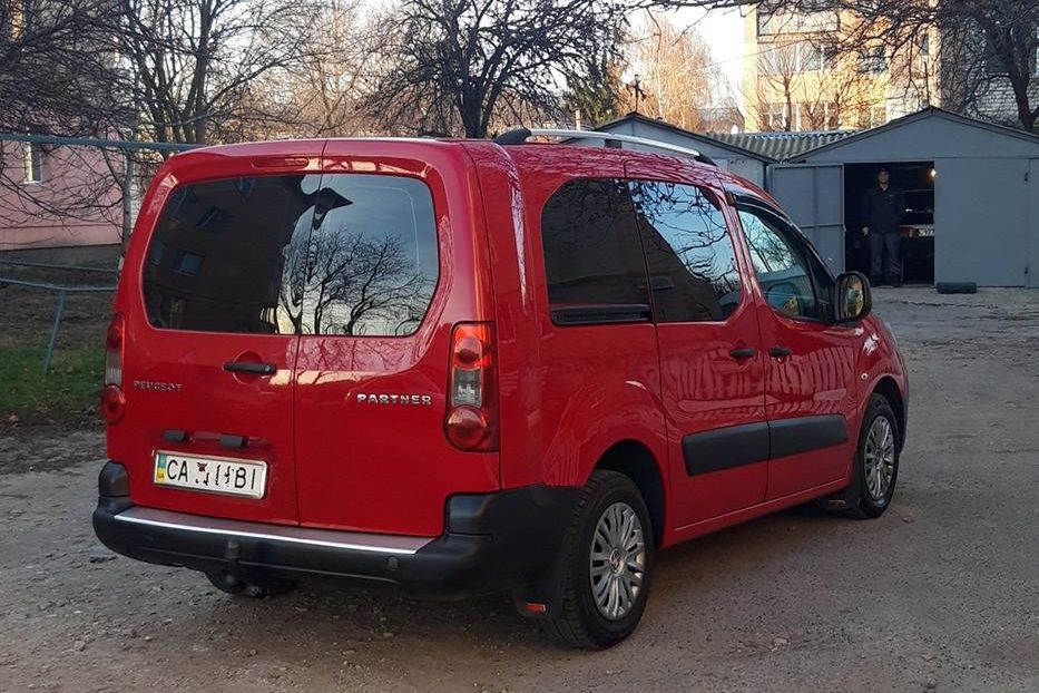 Продам Peugeot Partner пасс. 2010 года в Черкассах