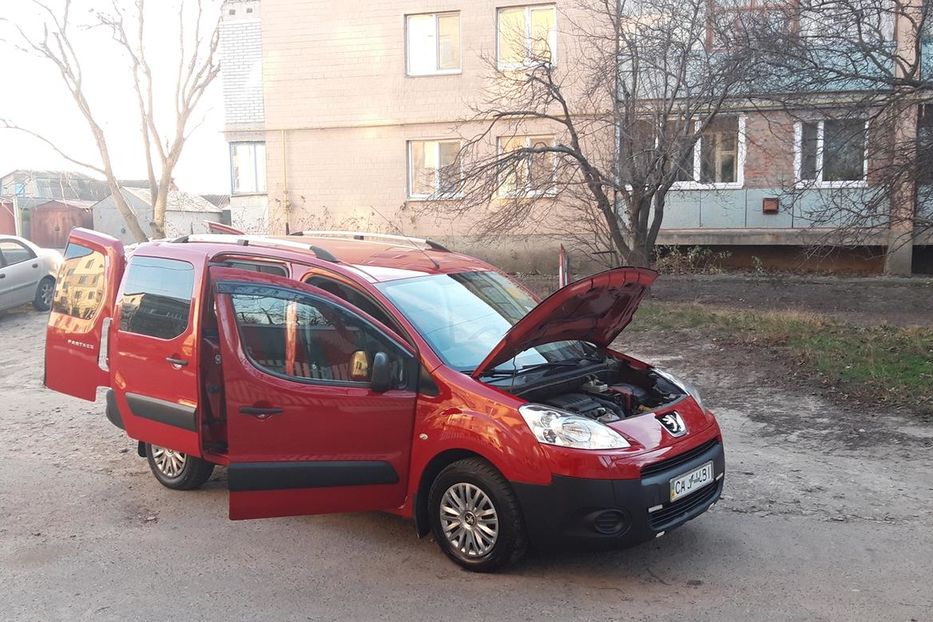 Продам Peugeot Partner пасс. 2010 года в Черкассах