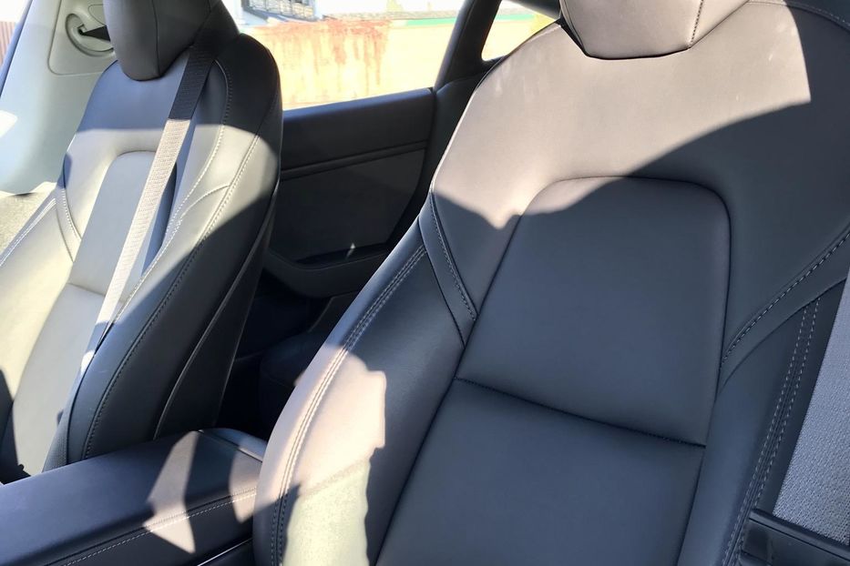 Продам Tesla Model 3 Long Range Dual Motor  2018 года в Луцке