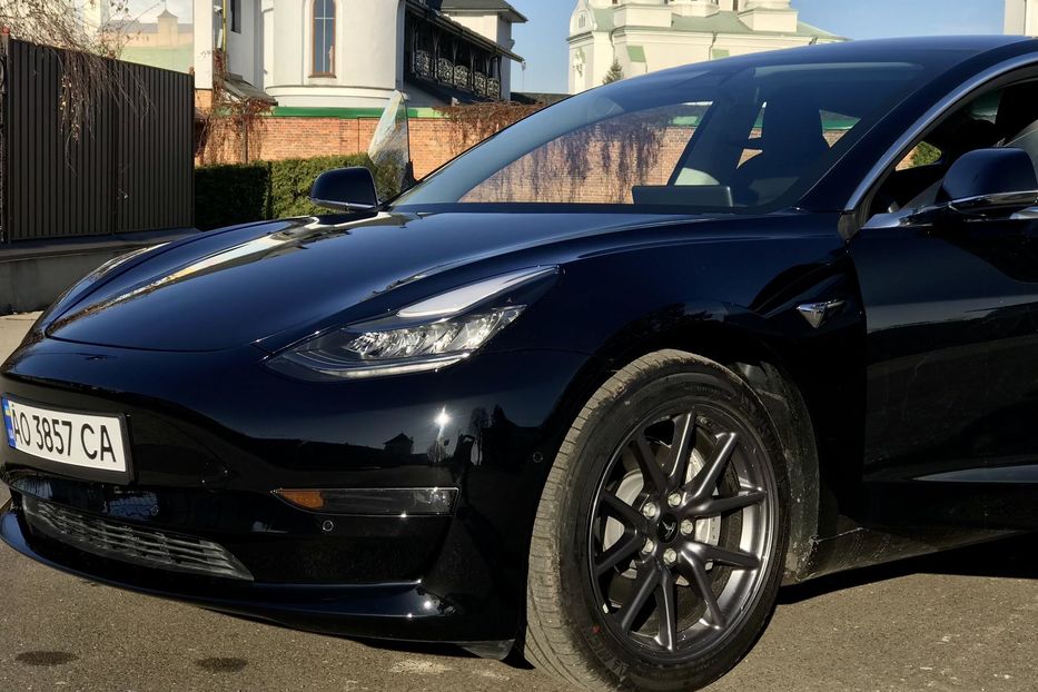 Продам Tesla Model 3 Long Range Dual Motor  2018 года в Луцке