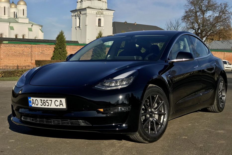 Продам Tesla Model 3 Long Range Dual Motor  2018 года в Луцке