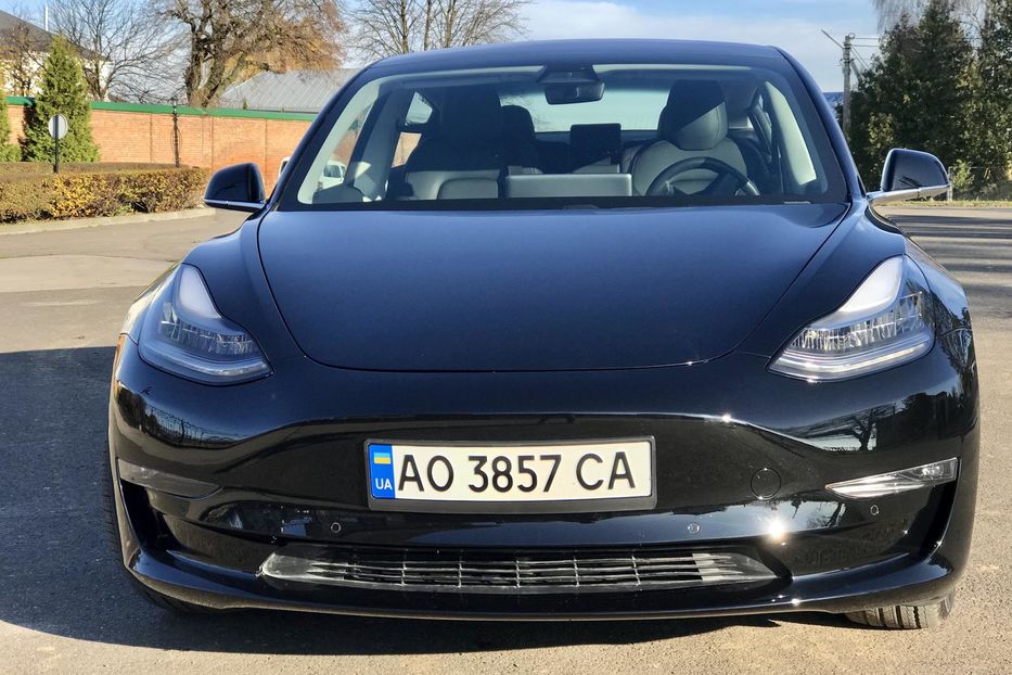 Продам Tesla Model 3 Long Range Dual Motor  2018 года в Луцке