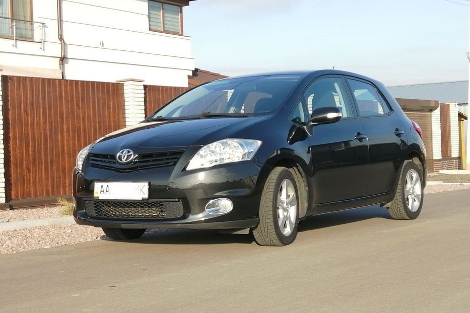 Продам Toyota Auris 2012 года в Киеве