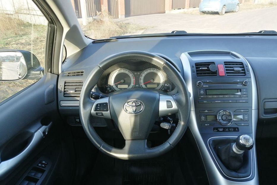 Продам Toyota Auris 2012 года в Киеве