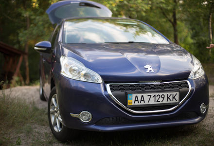 Продам Peugeot 208 2013 года в Киеве