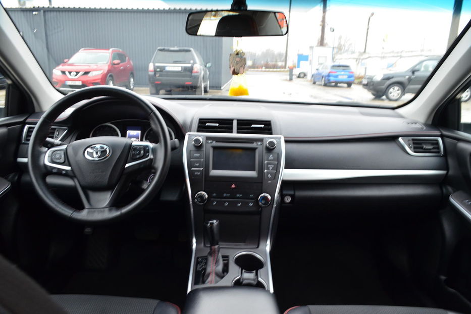 Продам Toyota Camry 2017 года в Киеве