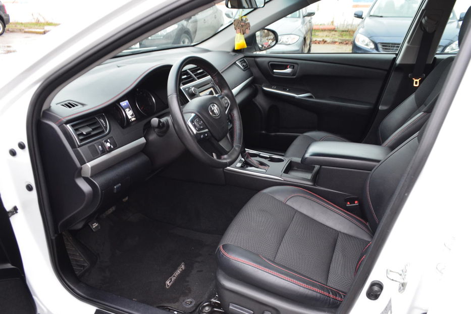 Продам Toyota Camry 2017 года в Киеве