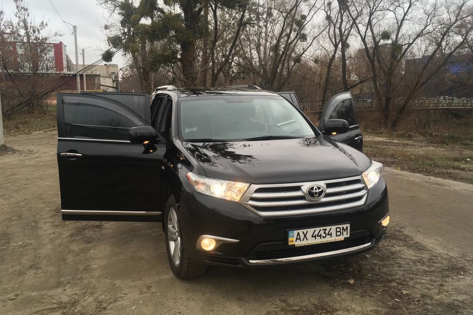 Продам Toyota Highlander 2013 года в Харькове