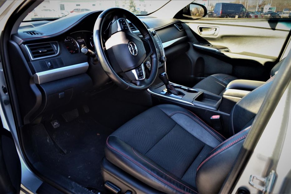 Продам Toyota Camry 2015 года в Киеве