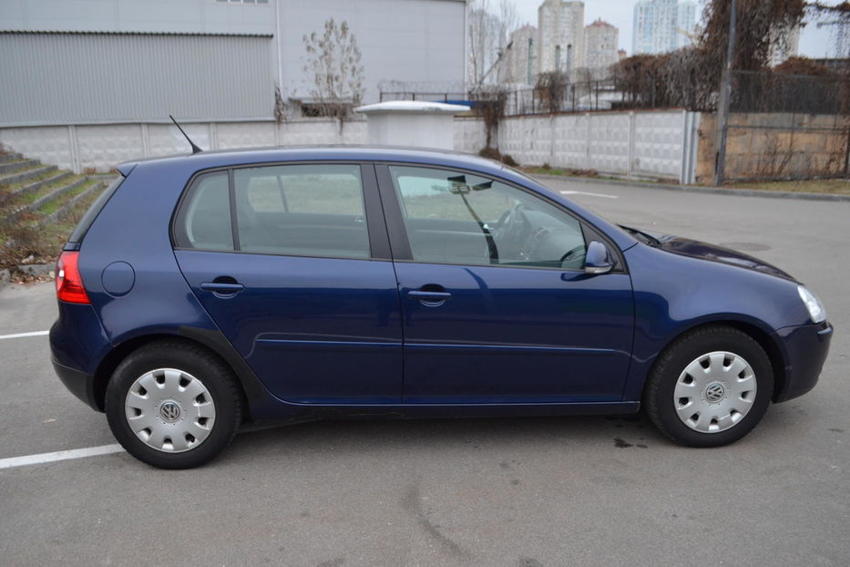 Продам Volkswagen Golf V 2006 года в Киеве