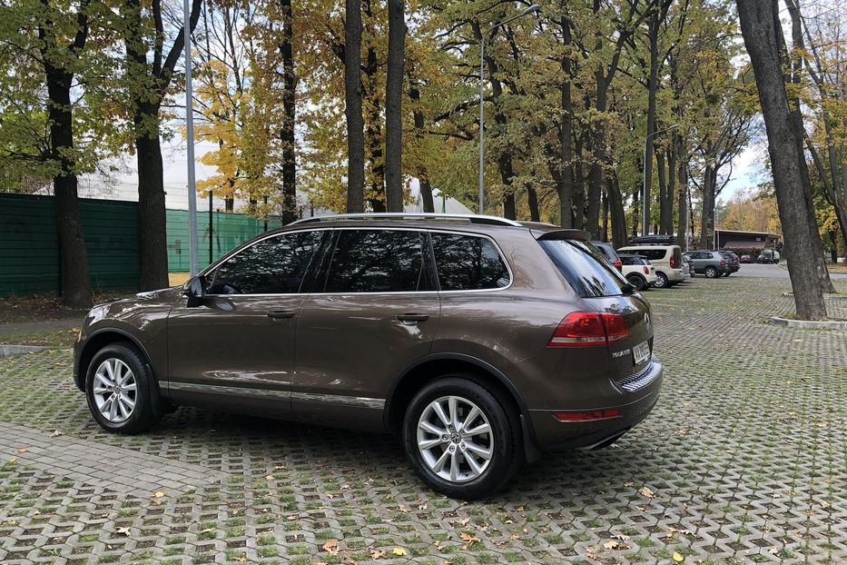 Продам Volkswagen Touareg 2012 года в Харькове