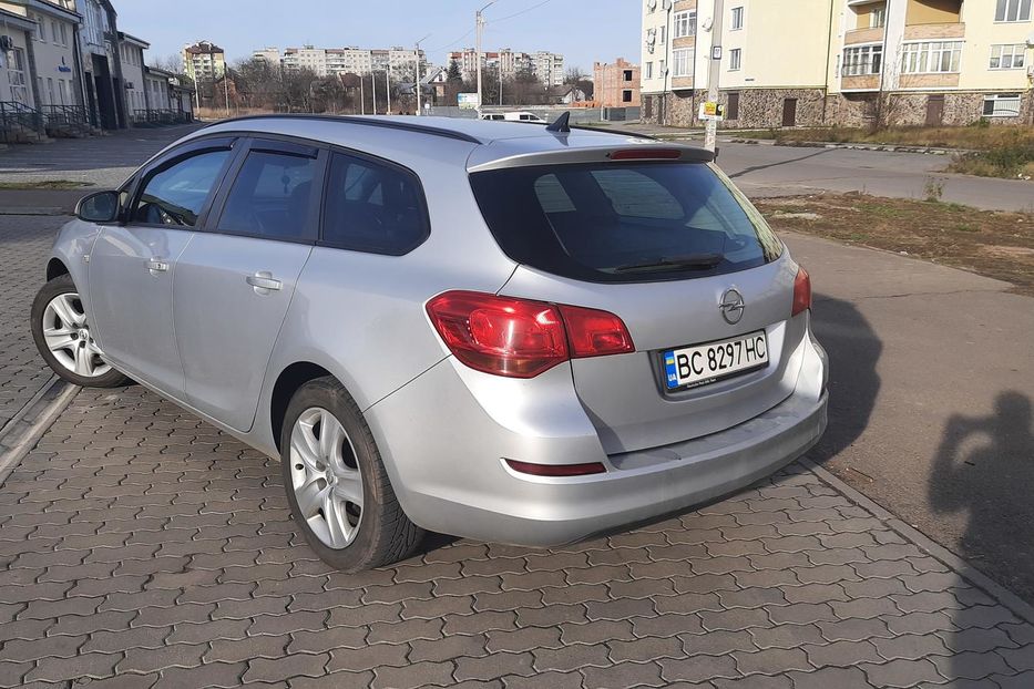Продам Opel Astra J 2011 года в г. Стрый, Львовская область