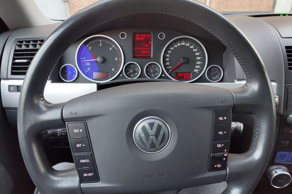 Продам Volkswagen Touareg 2005 года в Днепре