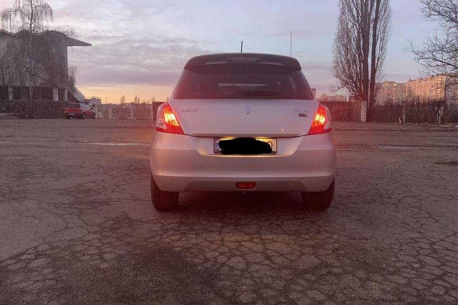 Продам Suzuki Swift SZ-L 2013 года в Киеве