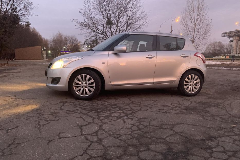 Продам Suzuki Swift SZ-L 2013 года в Киеве