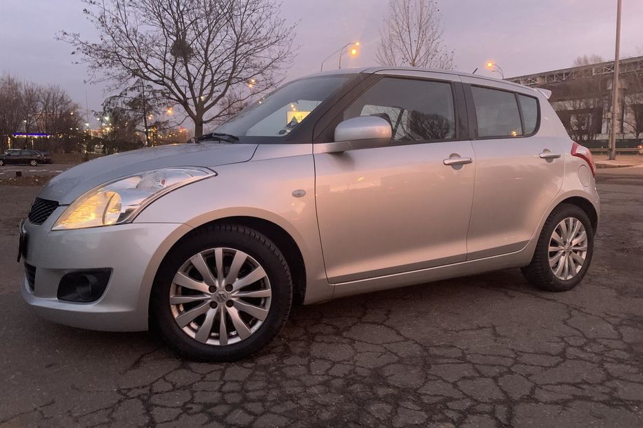 Продам Suzuki Swift SZ-L 2013 года в Киеве