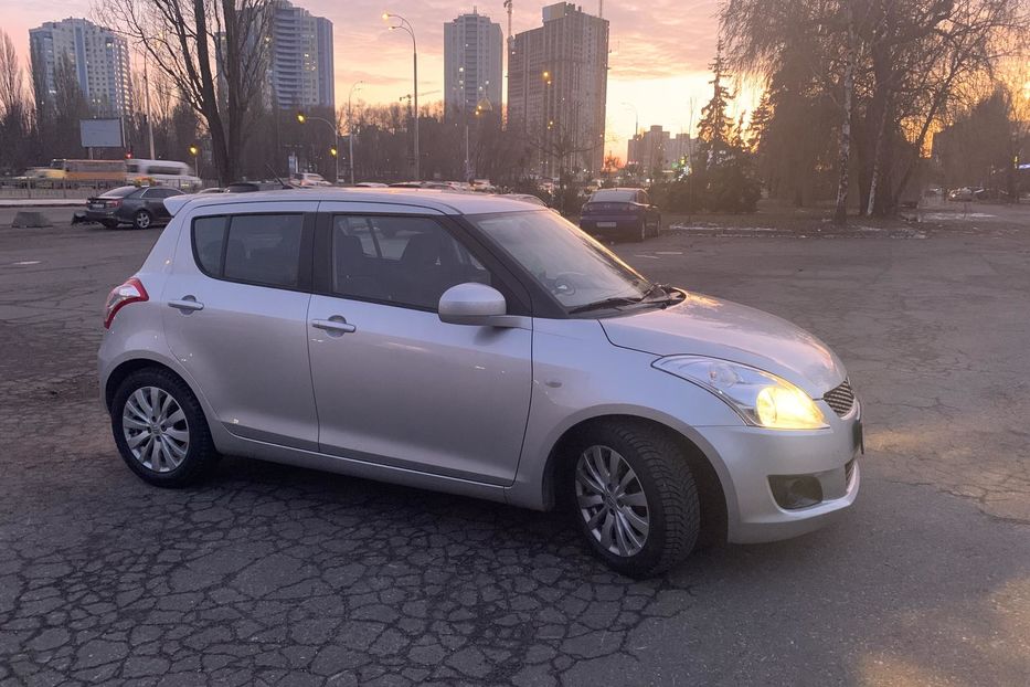 Продам Suzuki Swift SZ-L 2013 года в Киеве