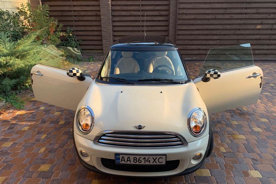 Продам MINI Cooper D 2012 года в Киеве