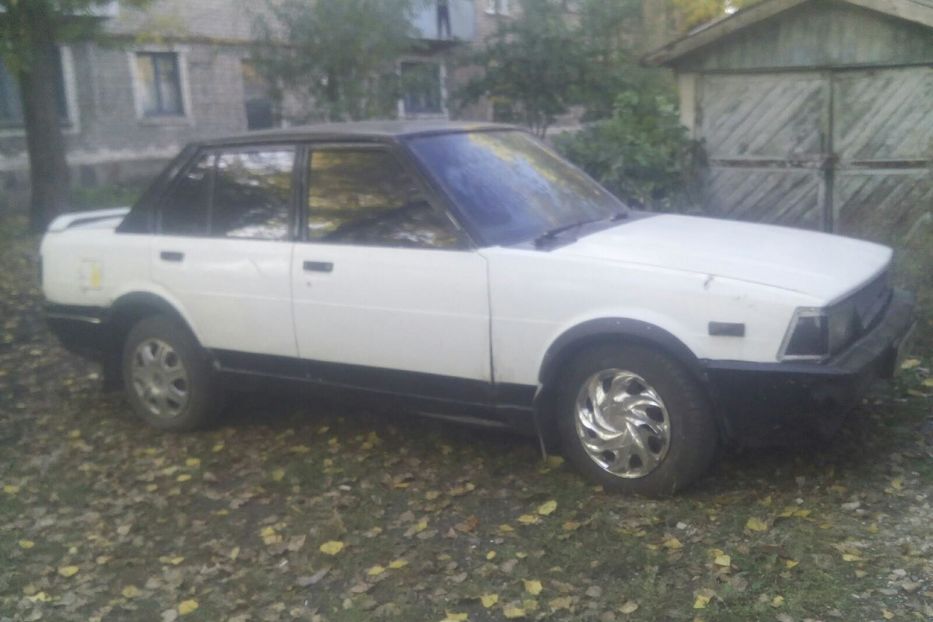 Продам Toyota Corolla ке70 1982 года в г. Антрацит, Луганская область