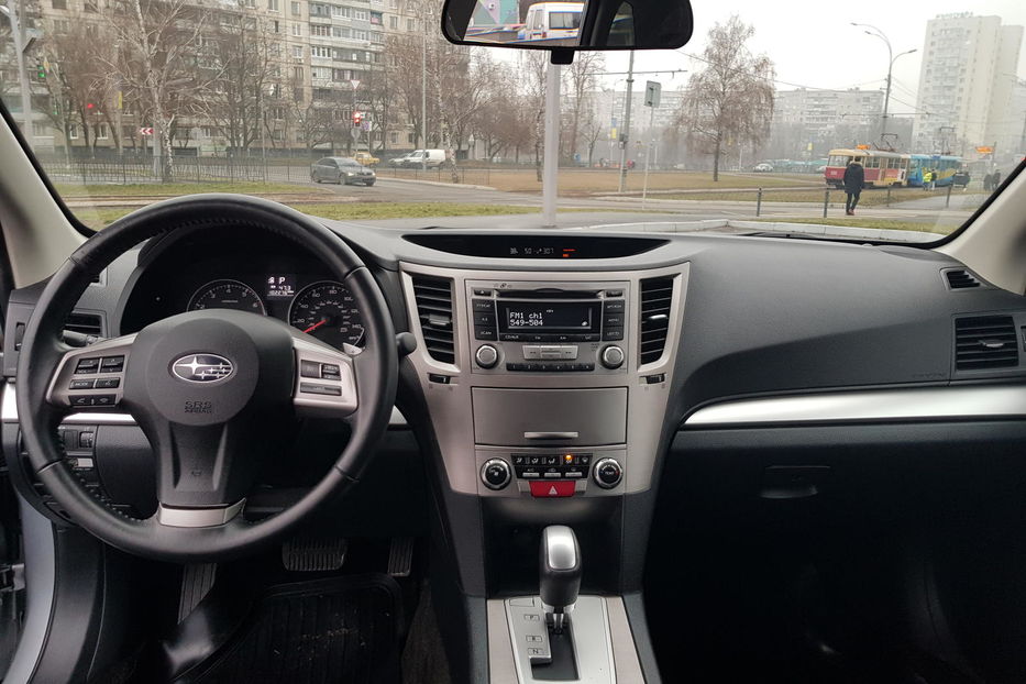 Продам Subaru Outback 2013 года в Харькове