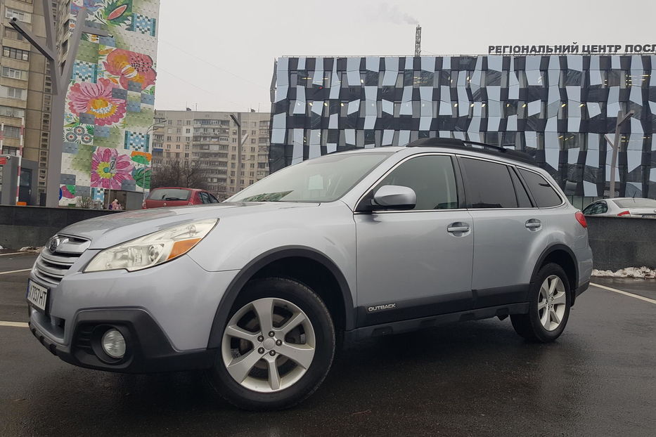 Продам Subaru Outback 2013 года в Харькове